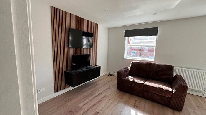5 Bedroom Flat To Rent In Welton Road, Leeds, West Yorkshire, LS6