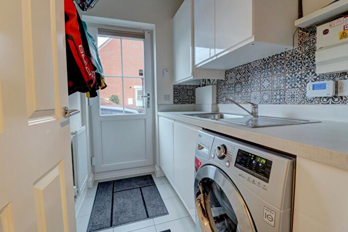 4 Bedroom Detached House For Sale In Picts Lane, Princes Risborough, Buckinghamshire, HP27