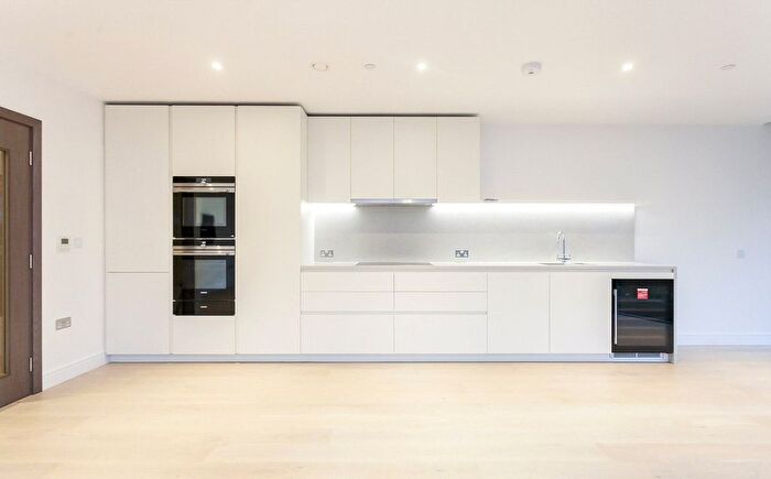 2 Bedroom Flat To Rent In Parr's Way, London, W6