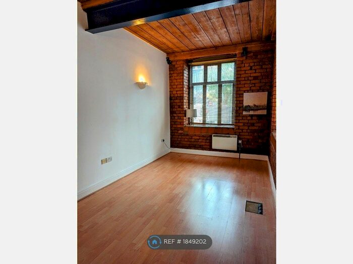 2 Bedroom Flat To Rent In Cambridge Street, Manchester, M1