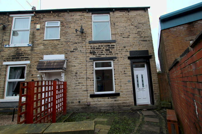2 Bedroom End Of Terrace House To Rent In George Street, Littleborough, OL15