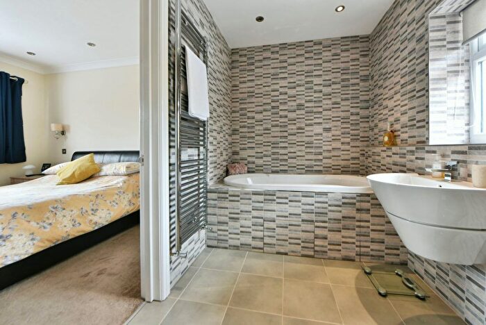 3 Bedroom Detached House For Sale In Dovecote, Manchester, M43