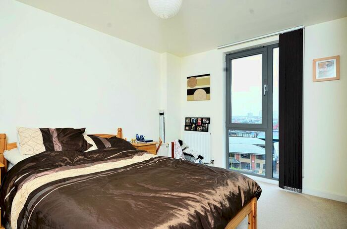 2 Bedroom Flat To Rent In Thomas Frye Court, Stratford, London, E15