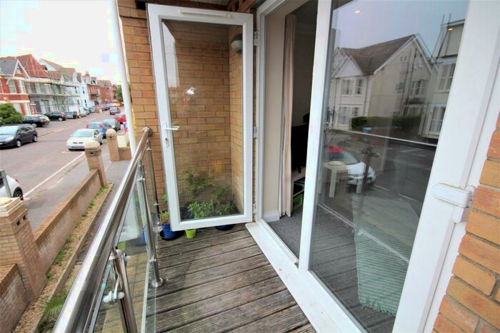2 Bedroom Flat To Rent In Westby Road, Bournemouth, BH5