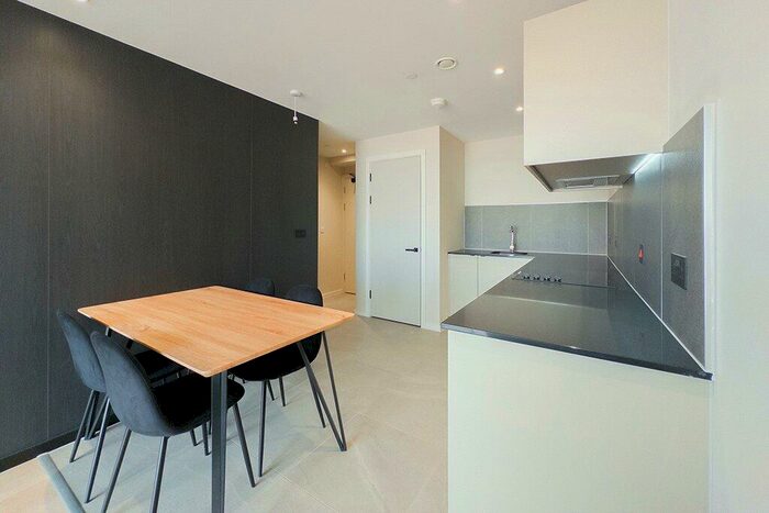 1 Bedroom Apartment To Rent In Spinners Way, Manchester, M15