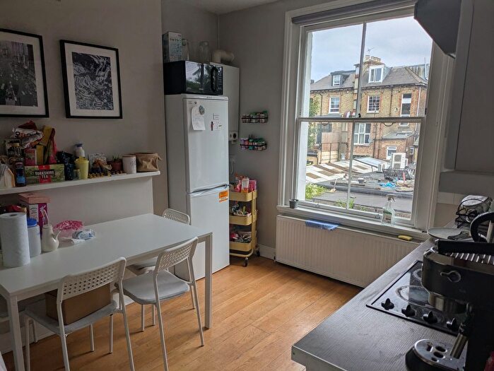 3 Bedroom Flat To Rent In Tff, Regina Road, Finsbury Park, N4