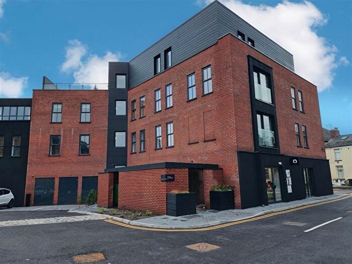 2 Bedroom Flat To Rent In Tair Erw Gain, Cardiff, CF11