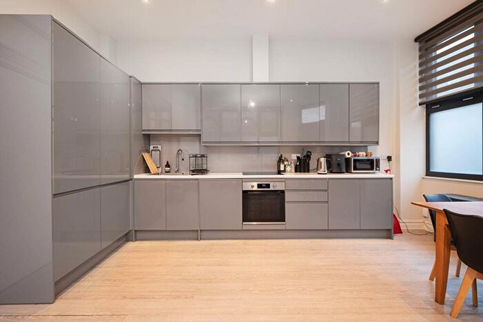 2 Bedroom Flat For Sale In Dalston Lane, Hackney, London, E8