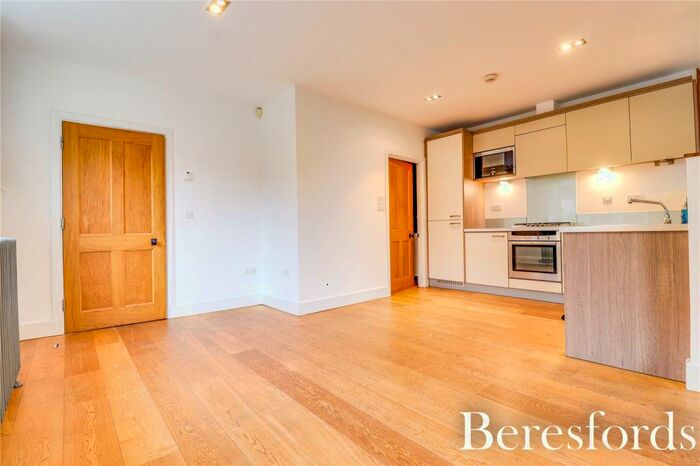 2 Bedroom Duplex For Sale In Myers Court, The Galleries, CM14