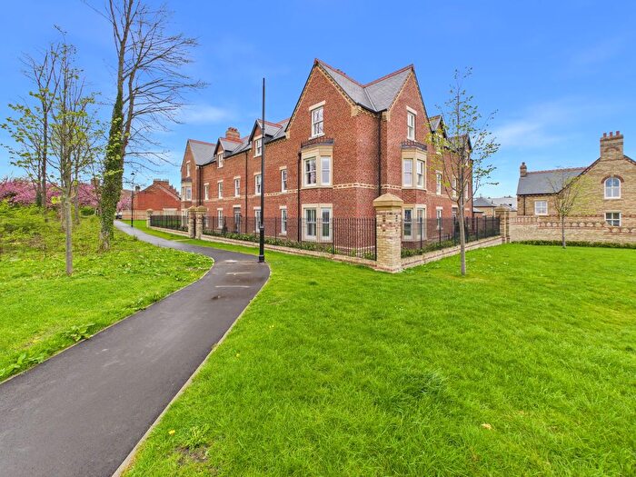 2 Bedroom Flat For Sale In Bowes Gate Drive, Lambton Park, DH3