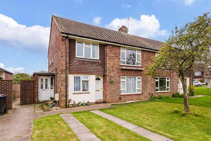 2 Bedroom Apartment For Sale In Gilbert Road, Chichester, PO19