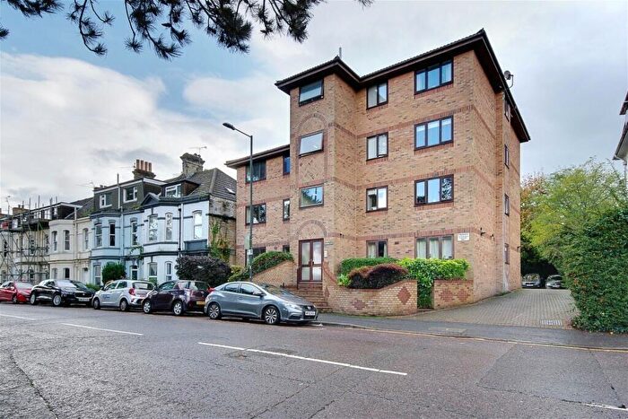 2 Bedroom Flat To Rent In A Suffolk Road, , Bournemouth, BH2