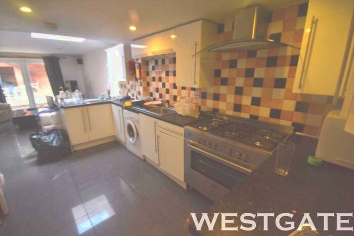 7 Bedroom Terraced House To Rent In Carnarvon Road, Reading, RG1