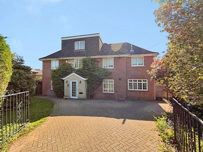 5 Bedroom Detached House For Sale In Sellwood Road, Netley Abbey, Southampton, SO31