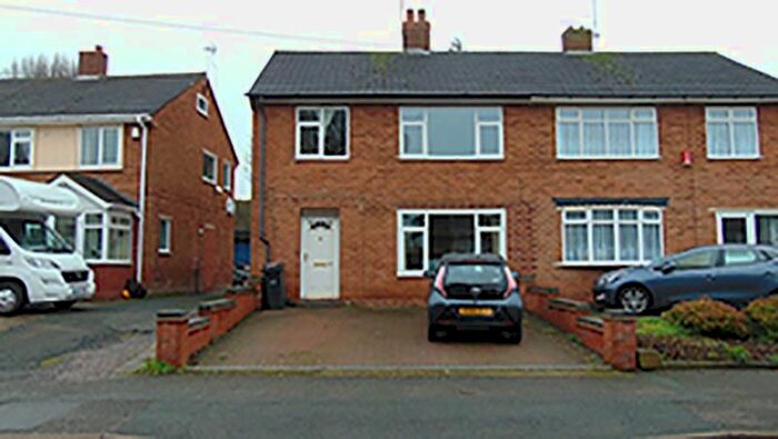 3 Bedroom Semi-Detached House To Rent In Kingsway, Stourbridge, DY8