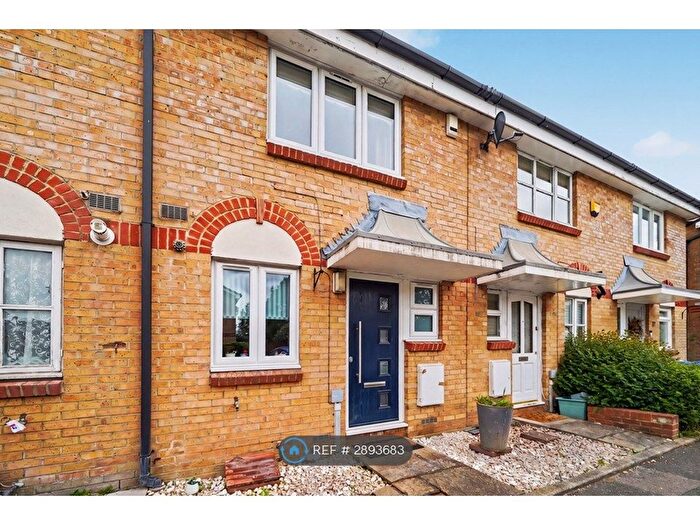 2 Bedroom Terraced House To Rent In Pennington Way, London, SE12