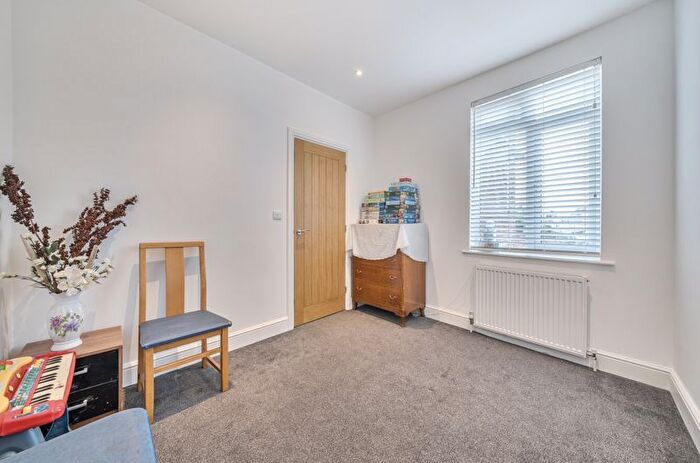 4 Bedroom Flat To Rent In High Street, Twickenham, TW2