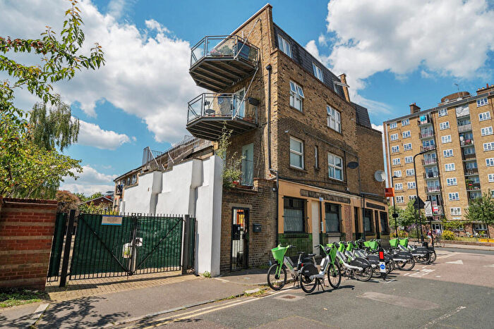 2 Bedroom Flat To Rent In Whiston Road, London, E2