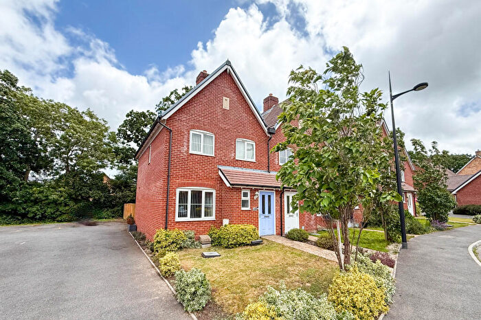3 Bedroom End Of Terrace House For Sale In Highgrove Crescent, Polegate, East Sussex, BN26
