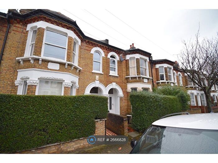 2 Bedroom Flat To Rent In Harbut Road, London, SW11