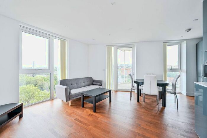 2 Bedroom Flat To Rent In Duncombe House, Woolwich Riverside, London, SE18