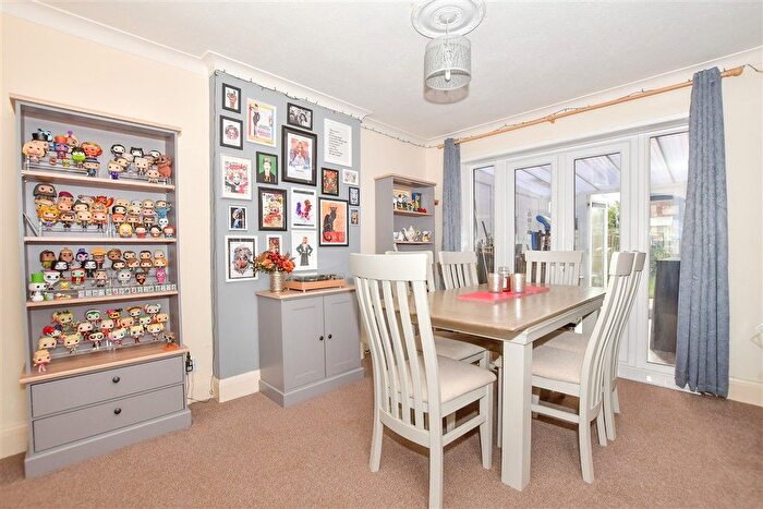 4 Bedroom Terraced House For Sale In Gerrard Avenue, Medway, Rochester, Kent, ME1