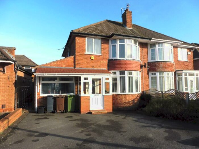 3 Bedroom House To Rent In Mayswood Road, Solihull, B92