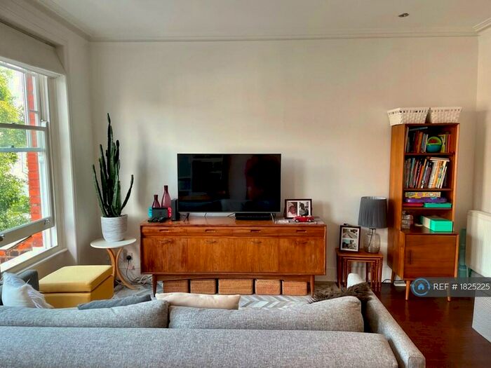 2 Bedroom Flat To Rent In Hornsey, London, N8