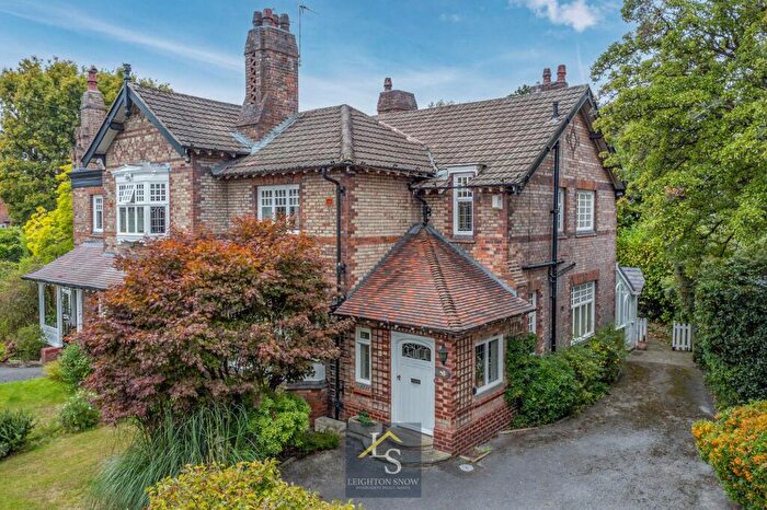 3 Bedroom House For Sale In Kitts Moss Lane, Bramhall, SK7