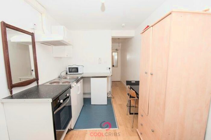 Studio To Rent In Kember Street, London, N1