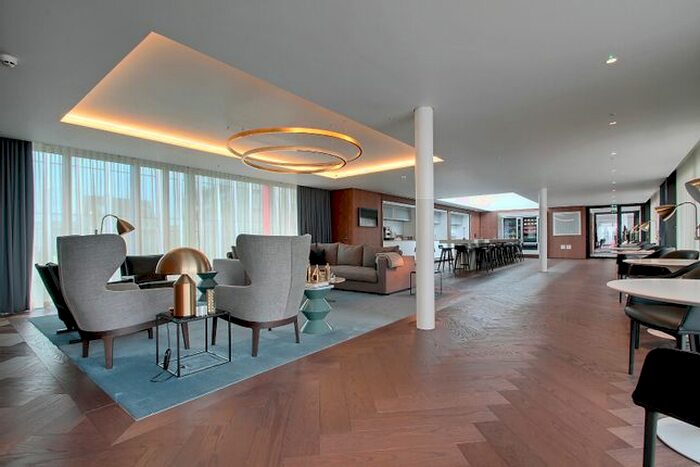 2 Bedroom Flat To Rent In Buckingham Palace Road, London, SW1W