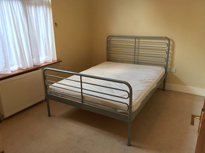 1 Bedroom Flat To Rent In Very Near Carlton Gardens Area, Ealing Broadway West Haven Green, W5