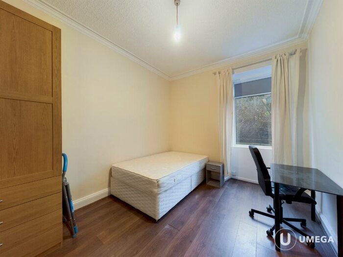 3 Bedroom Apartment To Rent In Parsons Green Terrace, Meadowbank, Edinburgh, EH8