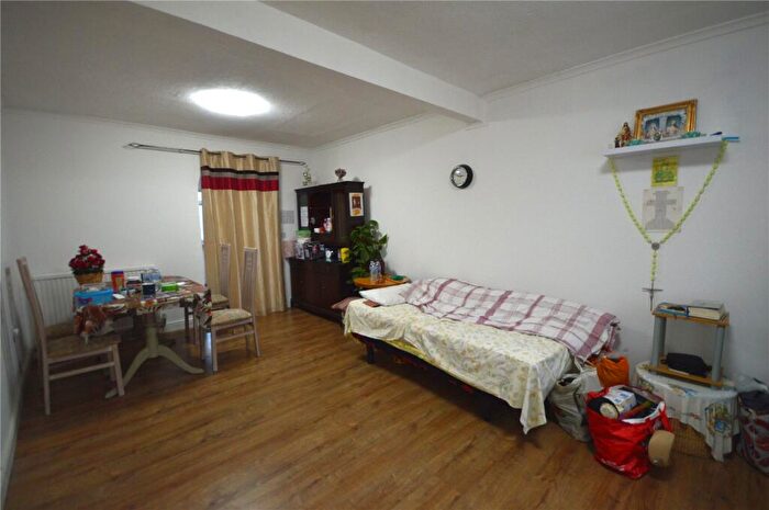 4 Bedroom Terraced House To Rent In Edinburgh Street, Swindon, Wiltshire, SN2