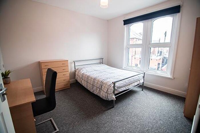 4 Bedroom House To Rent In Harland Road, Sheffield, S11