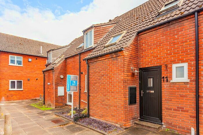 3 Bedroom Terraced House To Rent In Dairy Farm Court, High Street, Attleborough NR17