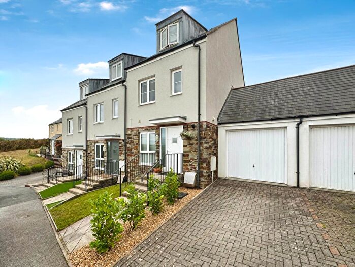 4 Bedroom End Of Terrace House For Sale In Kimlers Way, Looe, Cornwall, PL13