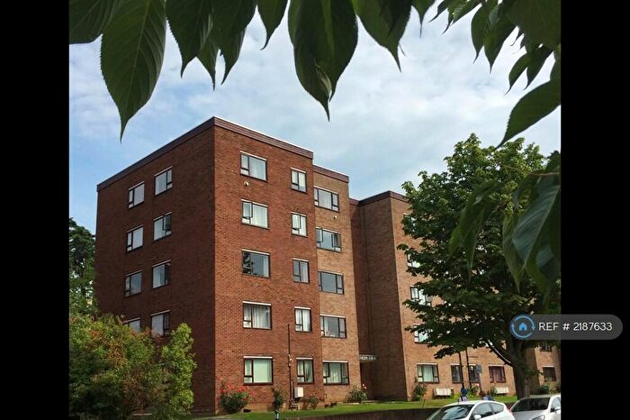 2 Bedroom Flat To Rent In Adelaide Road, Surbiton, KT6