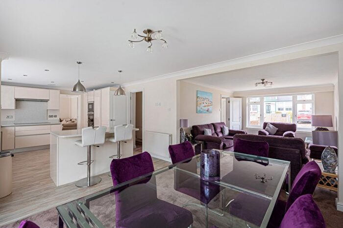 6 Bedroom Detached House For Sale In The Oval, Romney Marsh, TN29