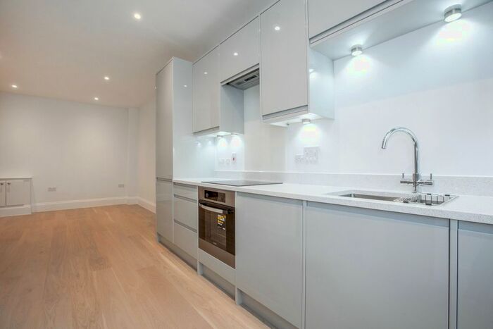 1 Bedroom Flat To Rent In Bath Road, Maidenhead, SL6