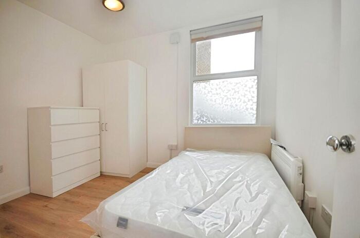 Studio To Rent In Brownhill Road, Catford, London, SE6