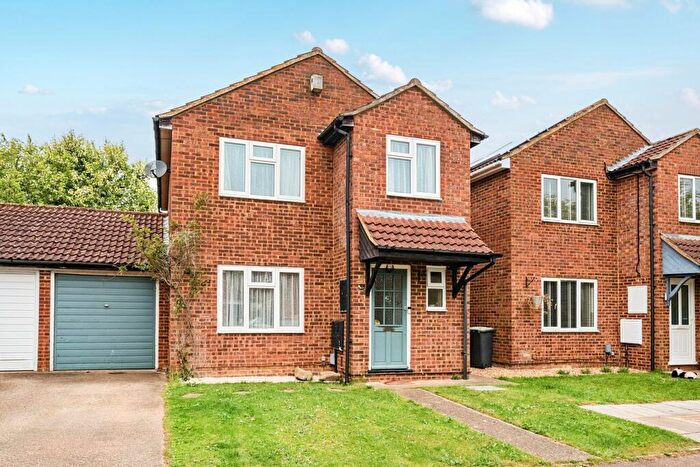 3 Bedroom Detached House For Sale In Powis Mews, Flitwick, MK45