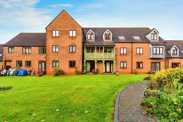 1 Bedroom Flat For Sale In Gosport Lane, Lyndhurst, Hampshire, SO43