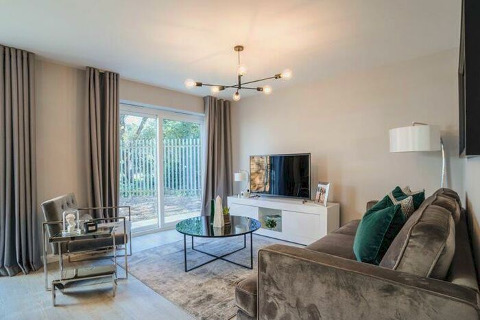 2 Bedroom Bungalow To Rent In Kings Park Road, Kings Park, Scartho, DN33