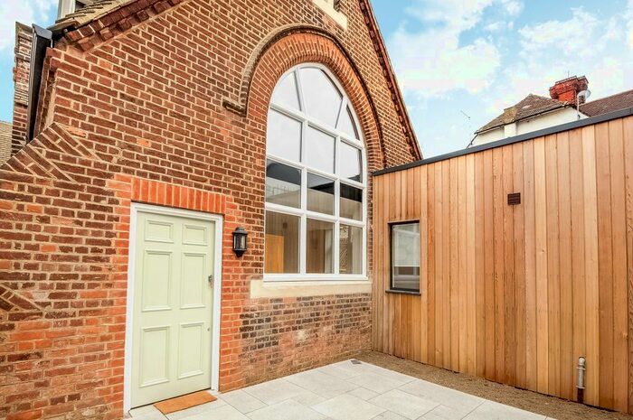 3 Bedroom Mews House To Rent In Cobden Road, Sevenoaks, TN13