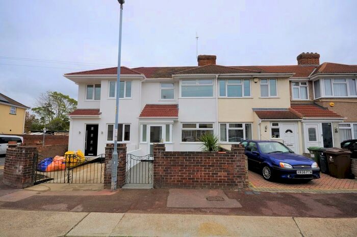 3 Bedroom Terraced House To Rent In First Avenue, Dagenham, RM10