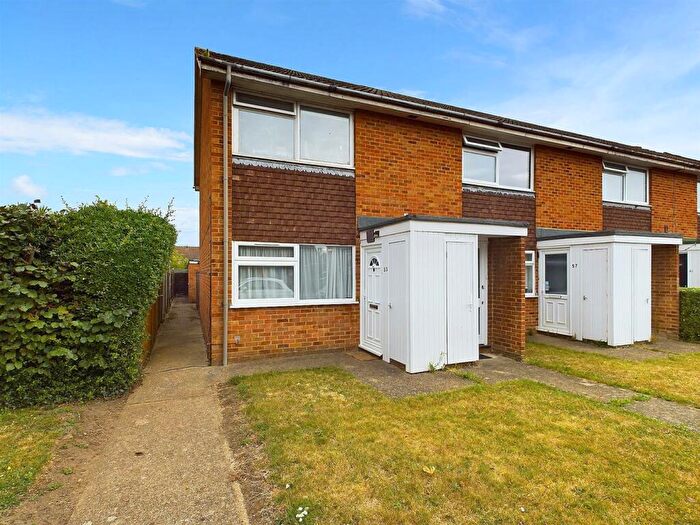 Flat To Rent In Willowhayne Drive, Walton On Thames, KT12