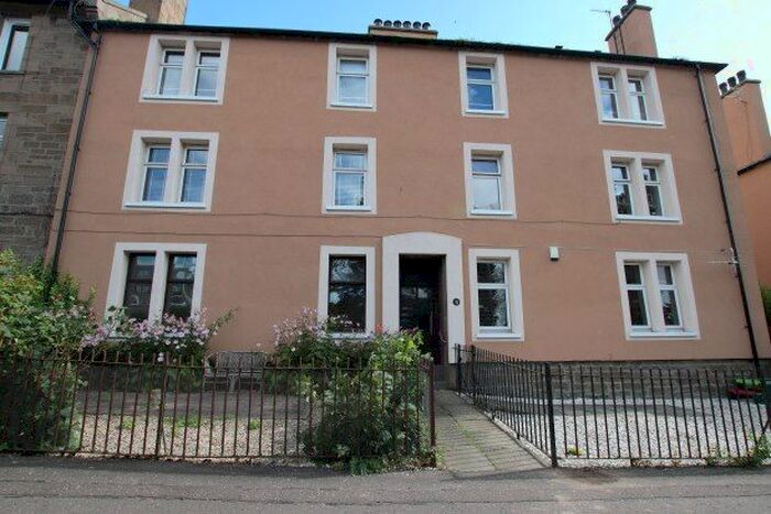 2 Bedroom Flat To Rent In Hospital Street, Dundee DD3