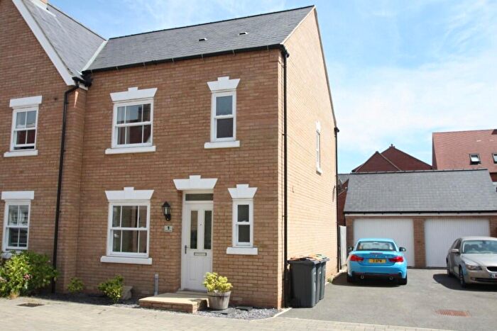 3 Bedroom Semi Detached House To Rent In Midsummer Grove, Bedford, Bedfordshire, MK40