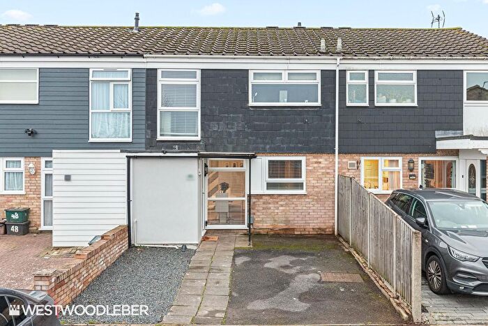 3 Bedroom Property For Sale In Glenester Close, Hoddesdon, EN11
